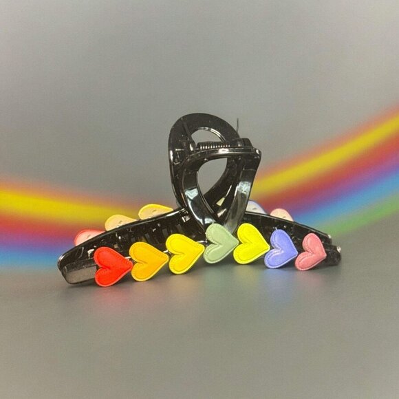PRIDE HEARTS RAINBOW CLAW CLIP BLACK - Picture 5 of 7